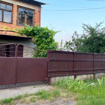 Продам будинок в Миргороді вулиця Вишнева з земельною ділянкою