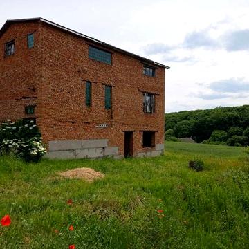 Продам  дім біля лісу і річки