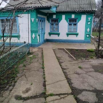 Продаж ділянки з будинком в смт Криве Озеро.
