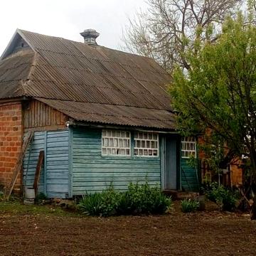 Продається будинок з земельною ділянкою