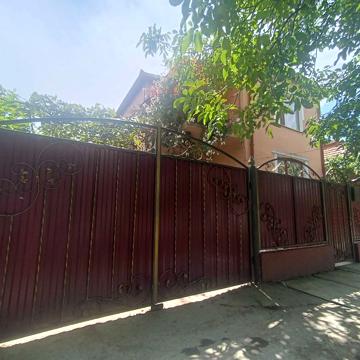 ДВОПОВЕРХ БУДИНОК з прибудовою, 500м. ВІД БАСЕЙНІВ,164.7 кв.м.,7,5сотк