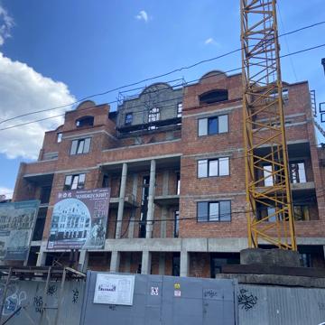 Срочная продажа 3 к с двумя паркоместами в самом центре города ЖК Княжеский