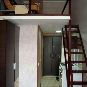 Продам 2-х уровневую евро-студию метро Холодная Гора ц15 т.д.