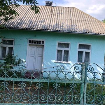 Продається будинок з земельною ділянкою 13 соток