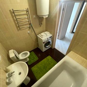 Apartment 80
