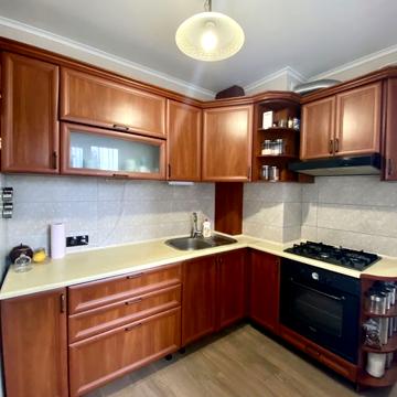 Продаж квартири з меблями та технікою