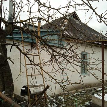 Продам дом 100 кв (10*10)на участке 6 соток.