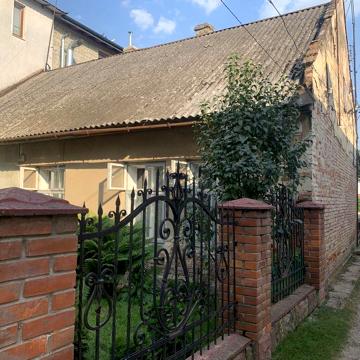 Продається частина будинку