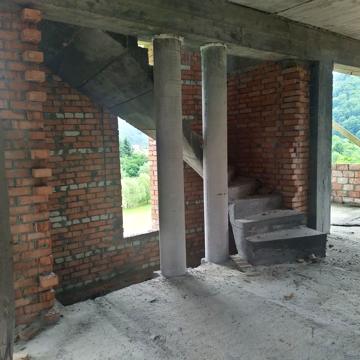 Незавершене будівництво 2022 року