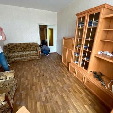 Продаж 1-к квартири. м.Бровари, вул.Грушевського, 15.  38000$