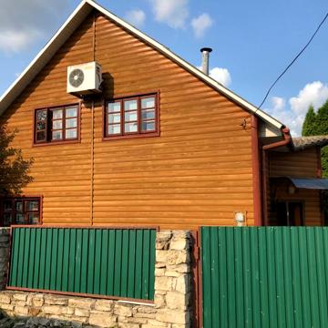 с. Макарівка Двоповерховий будинок на першій лінії р. Дністер