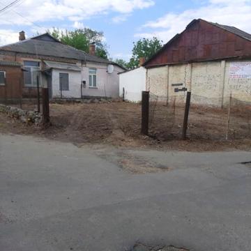 Продам чапродається пів будинку з земельною ділянкоюстину будинку
