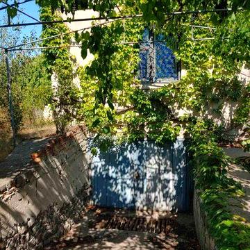 Будинок з ділянкою 6 соток