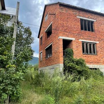 Продається будинок в с. Іза