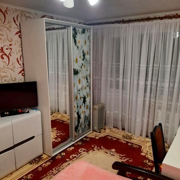 Срочно!!!Продам трьох кімнатну квартиру на 4- Зарічному