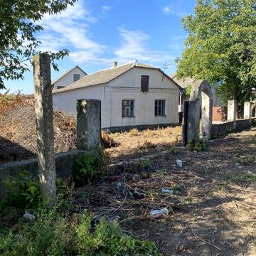 Будинок приватний і ділянка