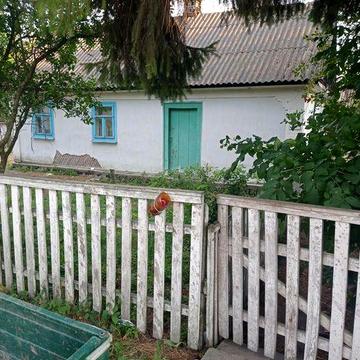 Продається будинок з участком. Торг.