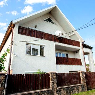 Продається просторий будинок