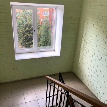 Продам двухкімнатну квартиру в центрі