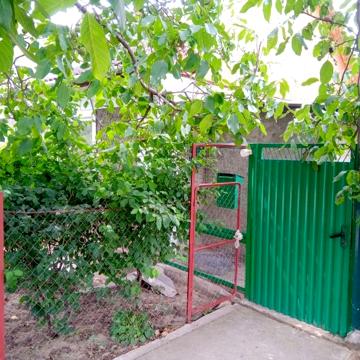 Дом  в г. Рени со всеми коммуникациями.
