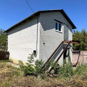 Продам двух этажный дом с участком 8 соток