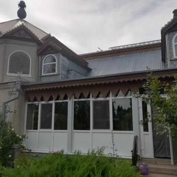 Продається будинок з міні-парком і садом