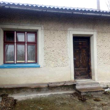 Будинок з госп. приміщеннями