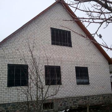 продам дом без внутренних работ пгт. Краснокутск