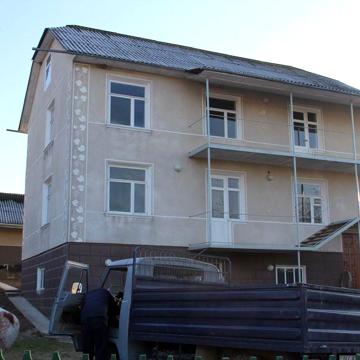 Продаж затишного будинку
