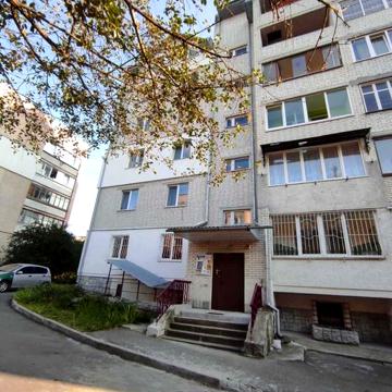 3 кім на Довженка в новобудові