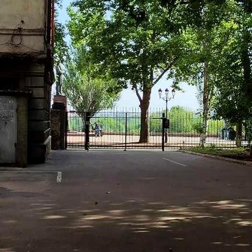 Квартира 2-х комнатная "сталинка" центр ул.Набережная бульвар Макарова