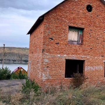 Продається незавершений дачний будинок біля Дністра