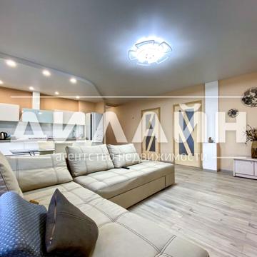 4-кімнатна, 120 м², вул. Олександрівська