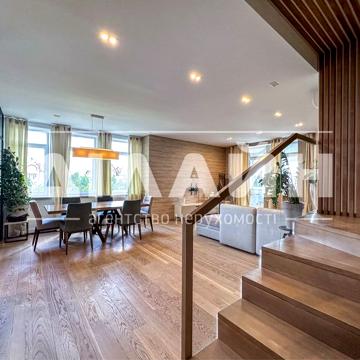 Уникальнаяя 2х Уровневая квартира 240 м2 с 2 паркоместами. ЖК Ренессанс