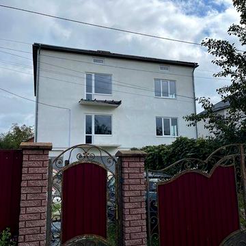 Продаж житлових будинків