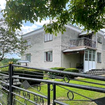 будинок з прибудовами