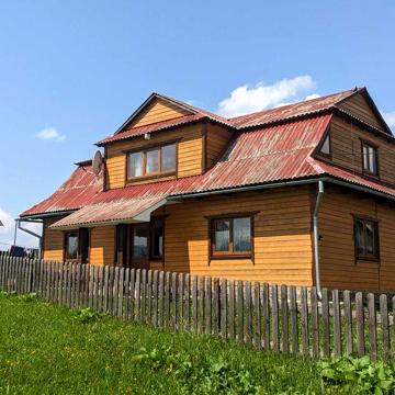 Будинок у Карпатах з видом на Говерлу та Петрос (heredzhuk-house)