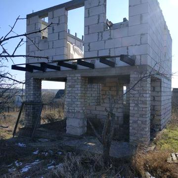 Продам дачний участок із постройкою