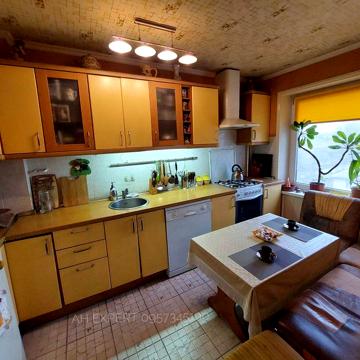 Продам 3х квартиру в гарному стані