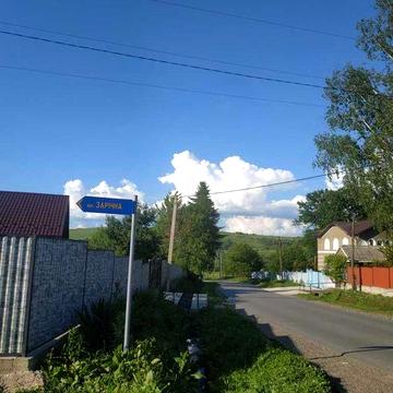 Продам будинок. Розташований в с.Тисовець 9 км від м.Чернівці