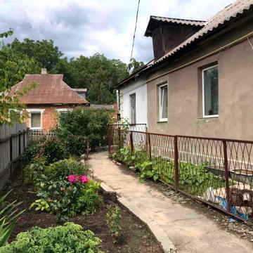 Будинок на два входи в центрі міста по вулиці Новопроложена