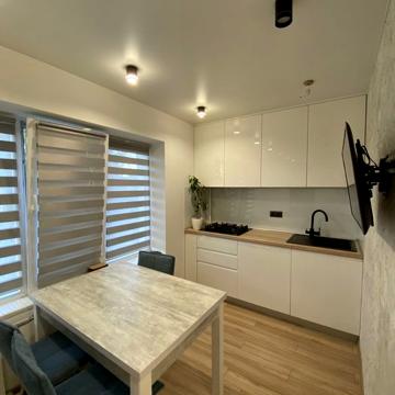 Продам 3-к квартиру на Космосі (район « Варуса »)