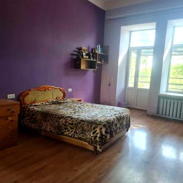 Продам 5ти к кв вблизи центра