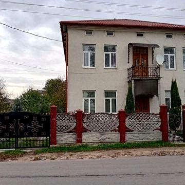 Продам будинок ( Рогатин,Івано-Франківська обл)