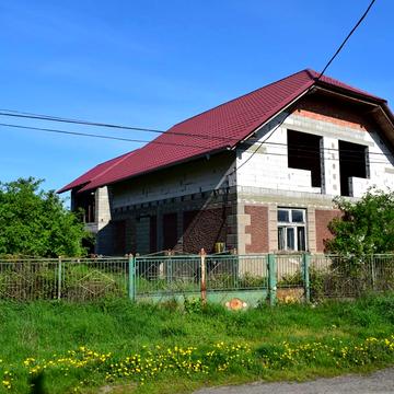 Продається будинок в с. Сторожниця, недобудова, 40 сот. землі