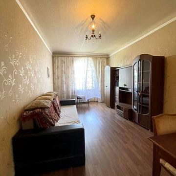 Продається 2 кімнатна квартира в Центрі Міста .