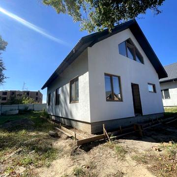 Продаж будинків під Києвом