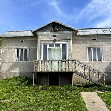 Продам будинок з земельною ділянкою