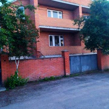 Продам 1/2 будинку. с. Вінницькі Хутори, Він. р-н, вул. Немирівська 46