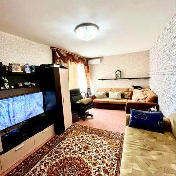 Гагаріна, 35